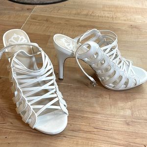 White dress shoes - fergalicious - size 7